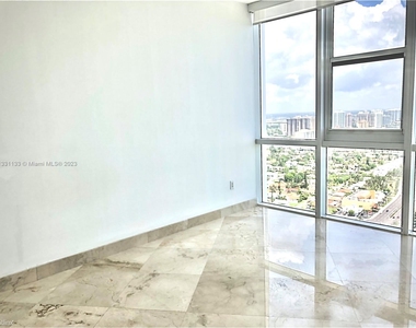 18201 Collins Ave Apt 4702 - Photo Thumbnail 3