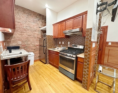 424 East 13th Street - Photo Thumbnail 11