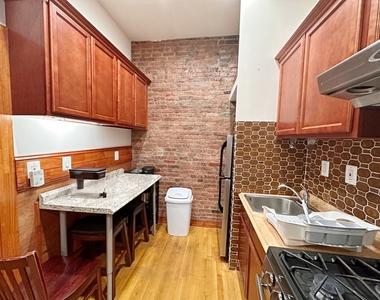 424 East 13th Street - Photo Thumbnail 14