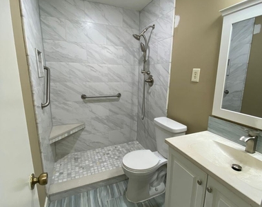 3962 Grahamdale Circle Unit A - Photo Thumbnail 19