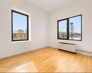 390 Wythe Ave - Photo Thumbnail 2