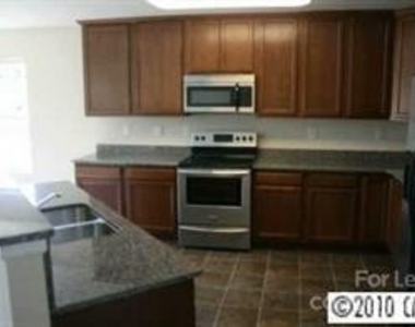 4309 Overbecks Lane - Photo Thumbnail 3