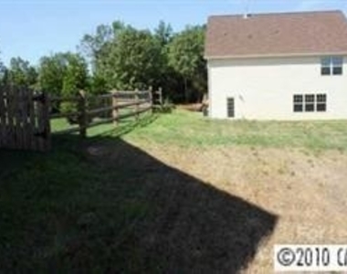 4309 Overbecks Lane - Photo Thumbnail 2