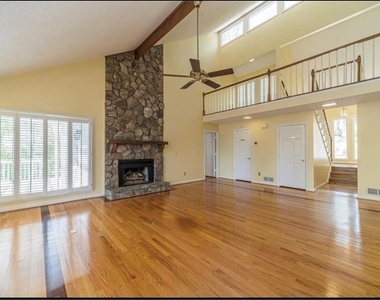 6421 Arborwood Drive - Photo Thumbnail 5