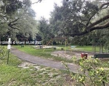 9431 Live Oak Pl - Photo Thumbnail 28