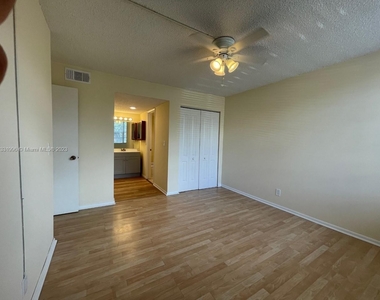 9431 Live Oak Pl - Photo Thumbnail 18