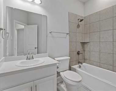 1403 Waverley Drive - Photo Thumbnail 9