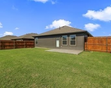 1403 Waverley Drive - Photo Thumbnail 13