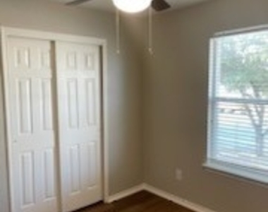 4210 Wensledale Dr - Photo Thumbnail 15