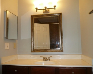 34 Mount Vernon Circle - Photo Thumbnail 21