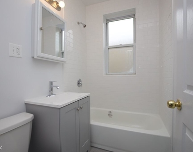 3004 N. Whipple, Unit 5 - Photo Thumbnail 18