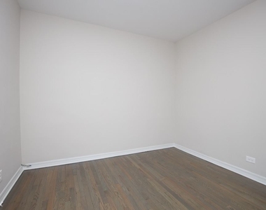 3004 N. Whipple, Unit 5 - Photo Thumbnail 12