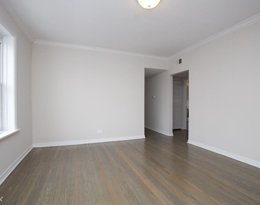 3004 N. Whipple, Unit 4 - Photo Thumbnail 9