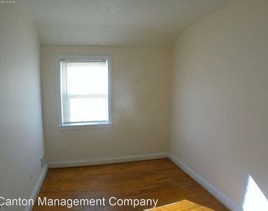 1317 E Northern Parkway - Photo Thumbnail 12