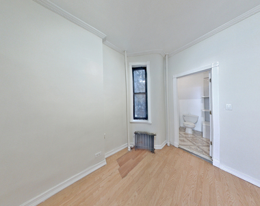 607 East 11th Street - Photo Thumbnail 5