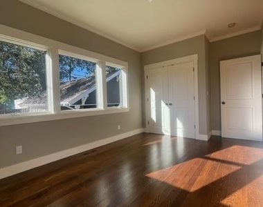 945 Paloma Ave 945 - Photo Thumbnail 21