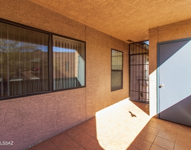 8080 E Speedway Boulevard - Photo Thumbnail 4