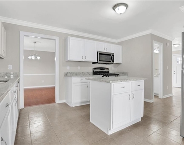 2563 Greenville Way - Photo Thumbnail 5