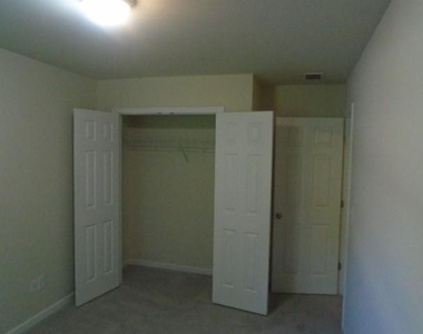 826 Tulip Poplar Way - Photo Thumbnail 10