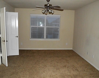 930 Fox Grove Lane - Photo Thumbnail 10