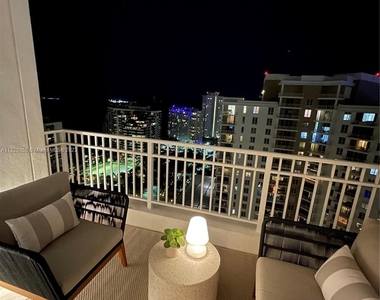 801 Brickell Key Blvd - Photo Thumbnail 1