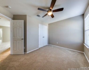 2607 Green Leaf Way - Photo Thumbnail 5