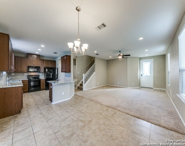 2607 Green Leaf Way - Photo Thumbnail 3