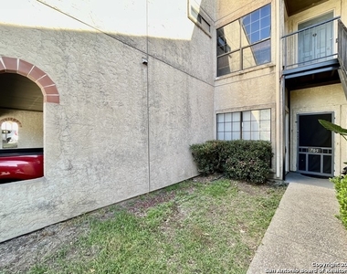 6100 Woodlake Pkwy - Photo Thumbnail 17