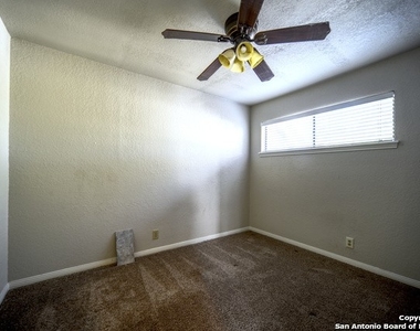 4507 Smokey Wood Ln - Photo Thumbnail 28