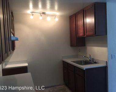 570 Hampshire Avenue - Photo Thumbnail 14