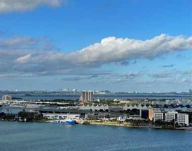 808 Brickell Key Dr - Photo Thumbnail 24