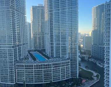 801 Brickell Key Blvd - Photo Thumbnail 2