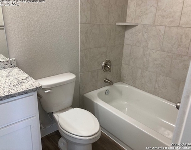 21514 Sir Walter Ln - Photo Thumbnail 29