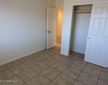 4781 N Lone Cactus Drive - Photo Thumbnail 7