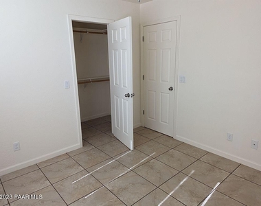 4781 N Lone Cactus Drive - Photo Thumbnail 9