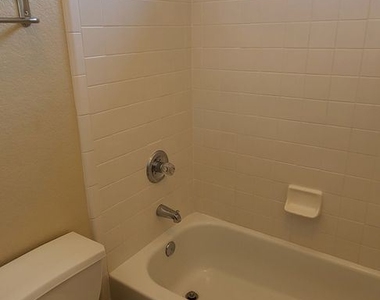 1406 Yukon Street - Photo Thumbnail 28