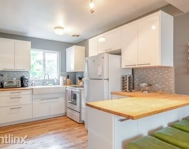 2243 Nw Flanders St #3 - Photo Thumbnail 8