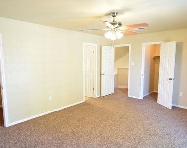 3802 Sawtooth Dr - Photo Thumbnail 14