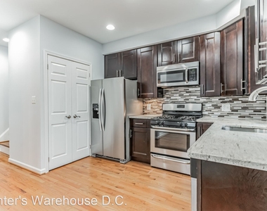 4626 Hayes Street Ne - Photo Thumbnail 6