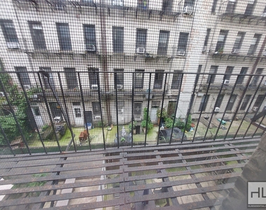 East 89th Street - Photo Thumbnail 4