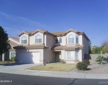 1382 W Morelos Street - Photo Thumbnail 5