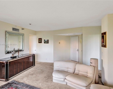 3400 Ne 192nd St Apt 504 - Photo Thumbnail 11