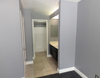 20334 Rue Crevier Unit 617 - Photo Thumbnail 7