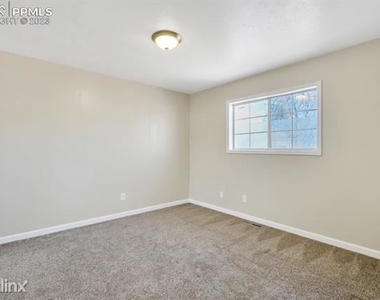 3610 R Dogwood Drive - Photo Thumbnail 11