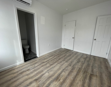 99 Morgan Avenue - Photo Thumbnail 7