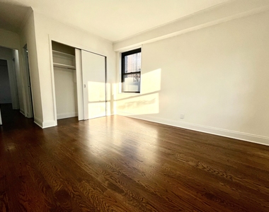 401 East 88th Street apt 10A - Photo Thumbnail 4