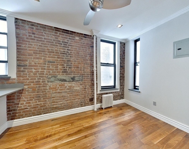 208 East 25th Street - Photo Thumbnail 2