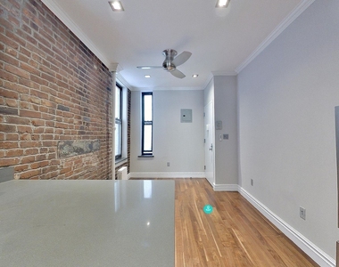 208 East 25th Street - Photo Thumbnail 1