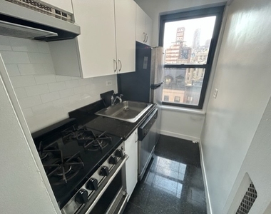 137 East 38th Street - Photo Thumbnail 8