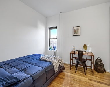 29 Brooklyn Avenue - Photo Thumbnail 1